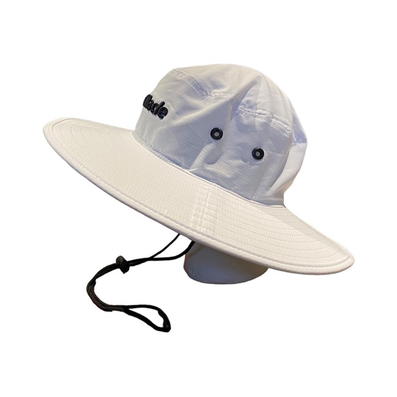 SOLD | NWOT TaylorMade Metal Eyelit Bucket Hat - Picture 2 of 5